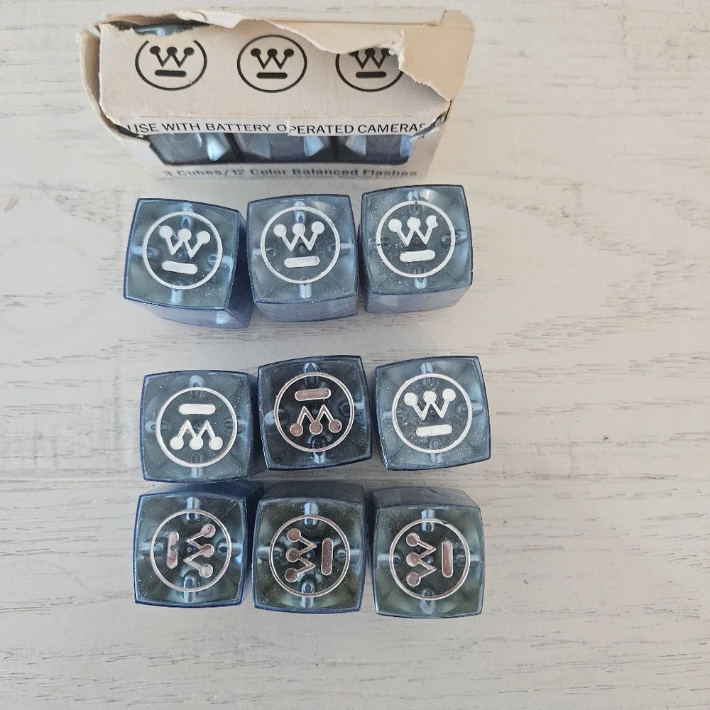 Lot of 12 Vintage Westinghouse Flash CubesI am selling 